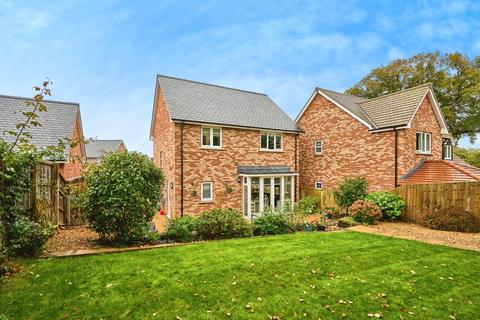 4 bedroom detached house for sale, Hollybush Close, Ryde, Isle of Wight, PO33