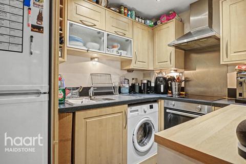 2 bedroom apartment for sale, Kingfisher Meadow, Maidstone