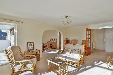 2 bedroom flat for sale, The Avenue, Branksome Park, Poole, Dorset, BH13