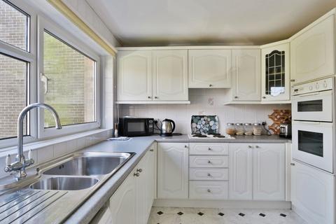 2 bedroom flat for sale, The Avenue, Branksome Park, Poole, Dorset, BH13