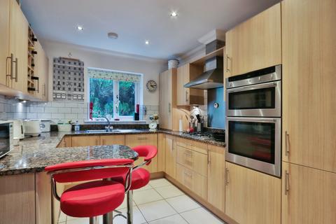 3 bedroom flat for sale, Chine Crescent Road, West Cliff, Bournemouth, Dorset, BH2
