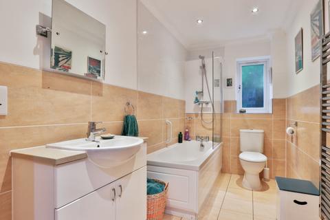 3 bedroom flat for sale, Chine Crescent Road, West Cliff, Bournemouth, Dorset, BH2