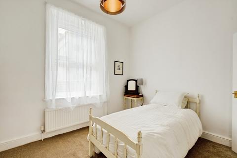 2 bedroom flat for sale, Queens Road, Bournemouth, Dorset, BH2
