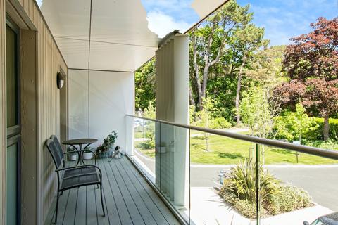 2 bedroom flat for sale, Lindsay Road, Branksome Park, Poole, Dorset, BH13