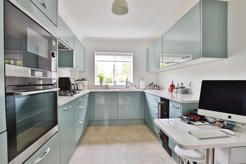 2 bedroom flat for sale, West Cliff Road, West Cliff, Bournemouth, Dorset, BH4