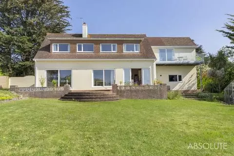 4 bedroom detached house for sale – pohled 3
