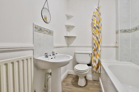 2 bedroom flat for sale, Prince of Wales Road, Westbourne, Bournemouth, Dorset, BH4
