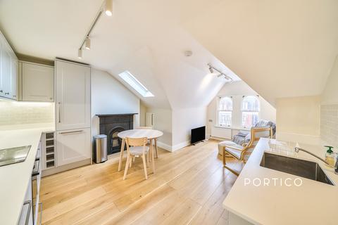 2 bedroom flat to rent, Streathbourne Road, London, SW17