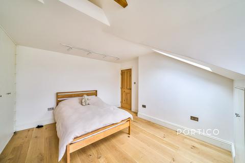 2 bedroom flat to rent, Streathbourne Road, London, SW17