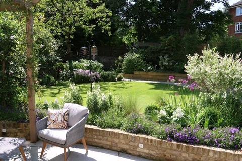 3 bedroom flat for sale, King Henrys Road, Primrose Hill, London, NW3