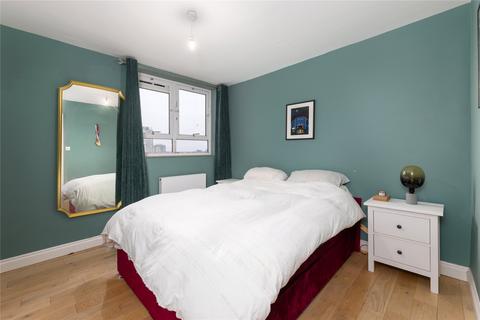 3 bedroom flat for sale, Castlecombe Drive, Southfields, London, SW19
