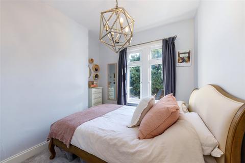 1 bedroom flat for sale, Camborne Road, Southfields, London, SW18