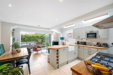 2 bedroom flat for sale, Camborne Road, Southfields, London, SW18