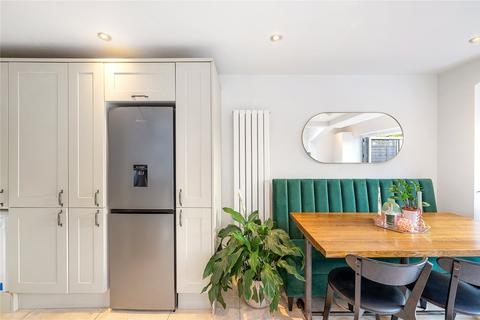 2 bedroom flat for sale, Camborne Road, Southfields, London, SW18