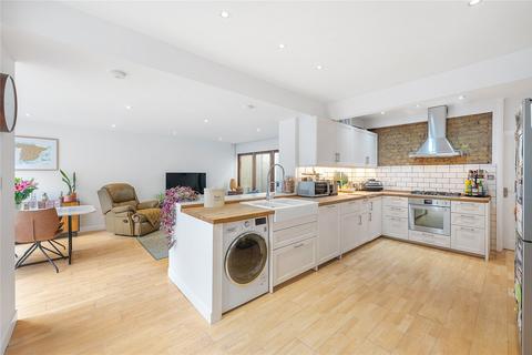 2 bedroom flat for sale, Camborne Road, Southfields, London, SW18