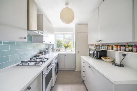 3 bedroom flat for sale, Chobham Gardens, Southfields, London, SW19