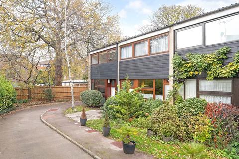 Tibbets Close, Southfields, London, SW19