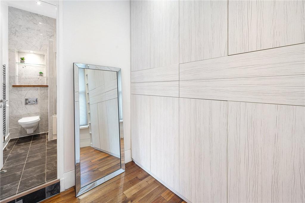 Walk-In Wardrobe