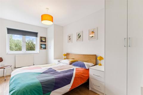 2 bedroom flat for sale, Gernigan House, Fitzhugh Grove, Wandsworth, London, SW18