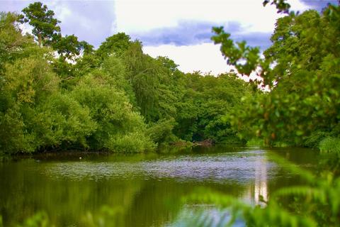 undefined, Templemere, Weybridge, Surrey, KT13