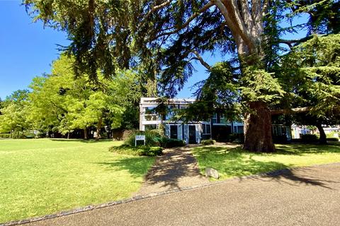 undefined, Templemere, Weybridge, Surrey, KT13