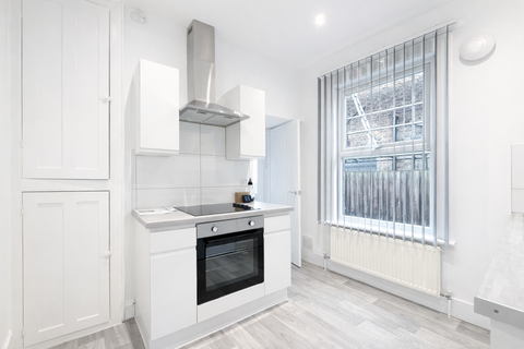 undefined, Romford RM1