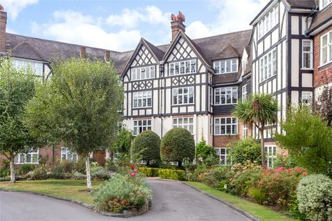 4 bedroom flat for sale, Wildcroft Road, London, SW15