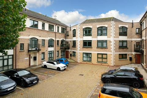 2 bedroom apartment to rent, Corner Hall, Windsor Court Corner Hall, HP3