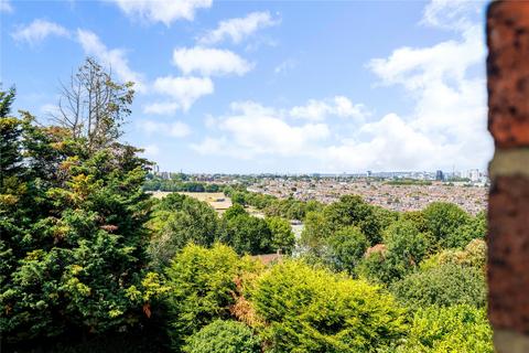 2 bedroom flat for sale, Arthur Road, London, SW19