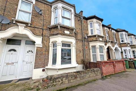 2 bedroom flat for sale, Ling Road, London, E16