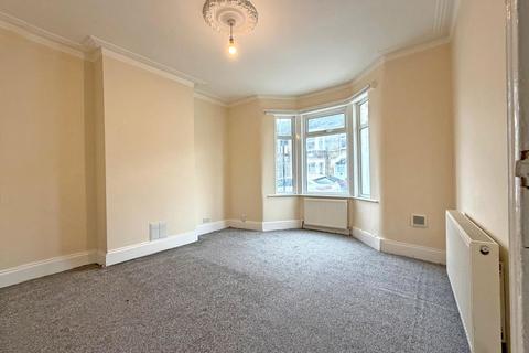 2 bedroom flat for sale, Ling Road, London, E16