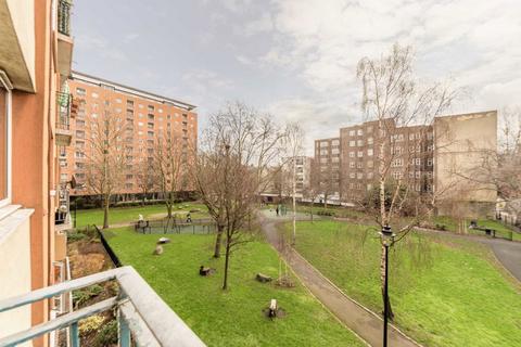 Studio to rent, Cromer Street, London WC1H