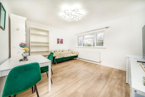 2 bedroom flat for sale, Hampton Road, Twickenham TW2