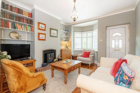 2 bedroom terraced house to rent, Twickenham Road, Hanworth Feltham TW13
