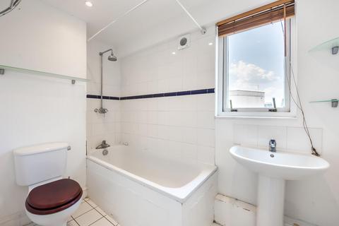 1 bedroom apartment to rent, Queenstown Road, London SW8