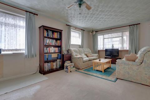 4 bedroom detached bungalow for sale, Park Lane, Havant