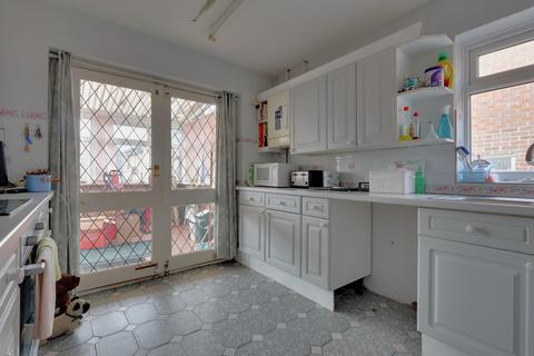 4 bedroom detached bungalow for sale, Park Lane, Havant