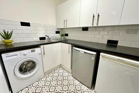 undefined, Great Western Road, Glasgow, G12