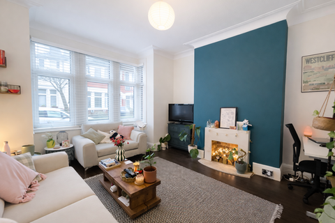 1 bedroom flat for sale, Westcliff-on-Sea SS0