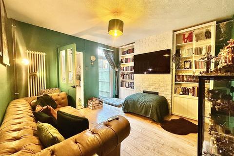 2 bedroom terraced house for sale, Hutland Road, Ipswich IP4