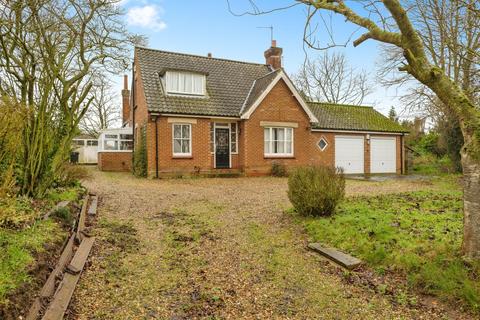 3 bedroom detached house for sale, Barnham Broom Road, Wymondham, Norfolk, NR18