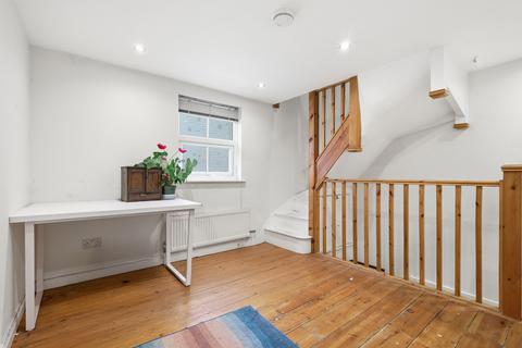 1 bedroom flat to rent, Rear of 32 High Street, Northwood HA6