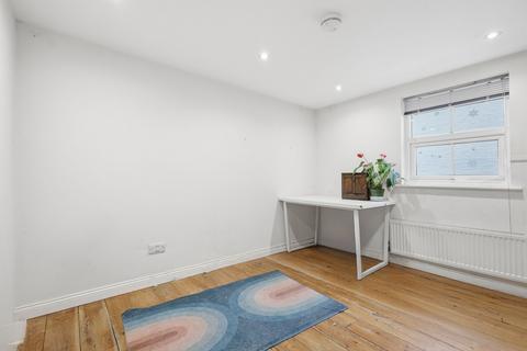 1 bedroom flat to rent, Rear of 32 High Street, Northwood HA6