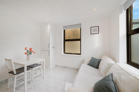 Studio to rent, Wood Lane, Shepherd's Bush, W12