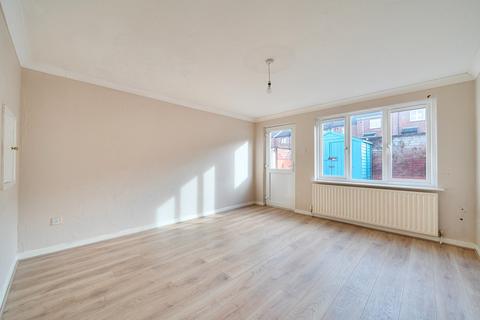 2 bedroom terraced house for sale, Long Meadow Drive, Barnstaple, EX32