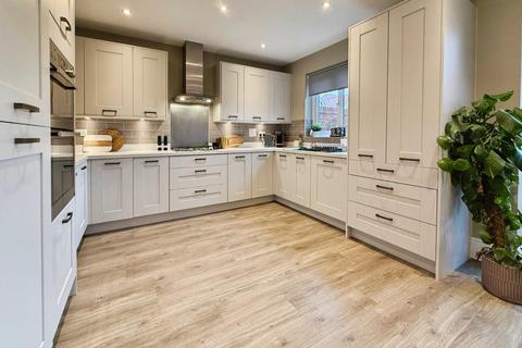 4 bedroom detached house for sale, Lancastrian Way, Woodford