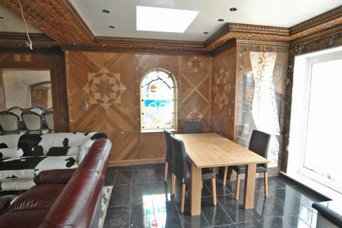 undefined, The Ridings, Ealing, W5