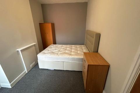 1 bedroom in a house share to rent, Gerald Road, Salford M6