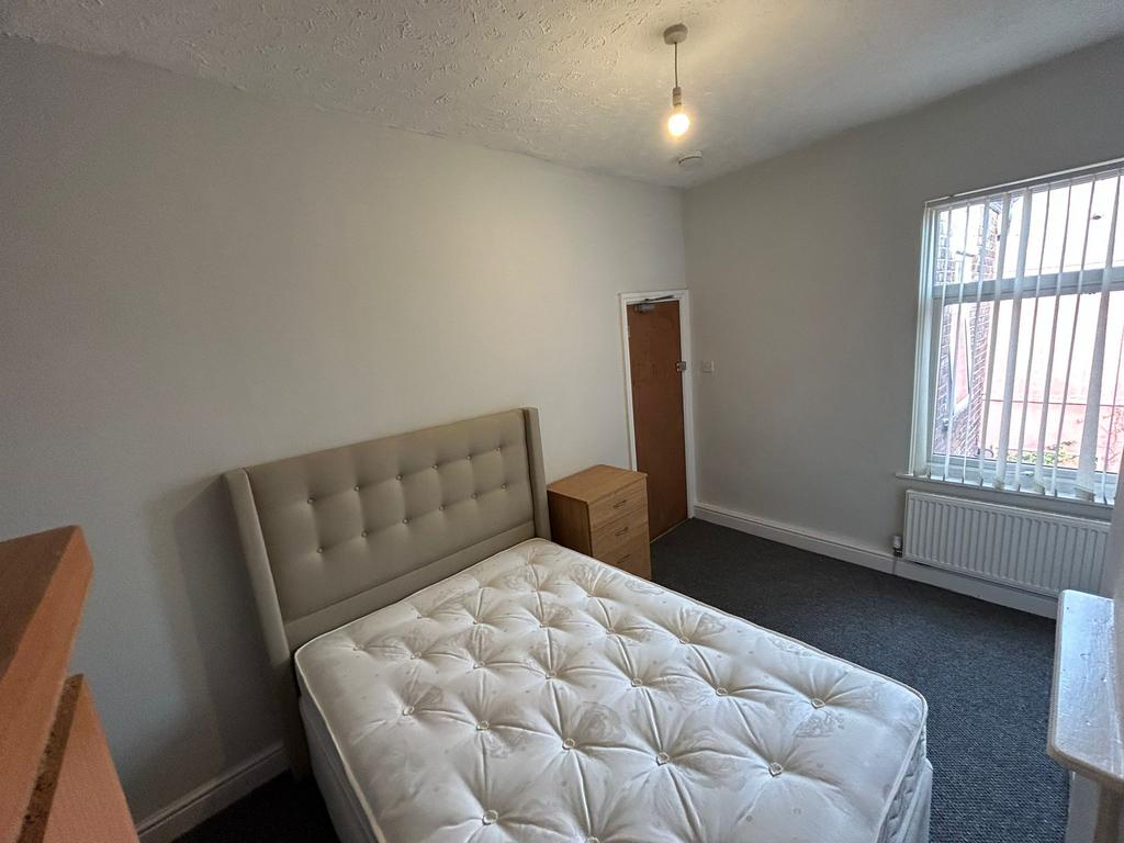 House in Salford - View 2
