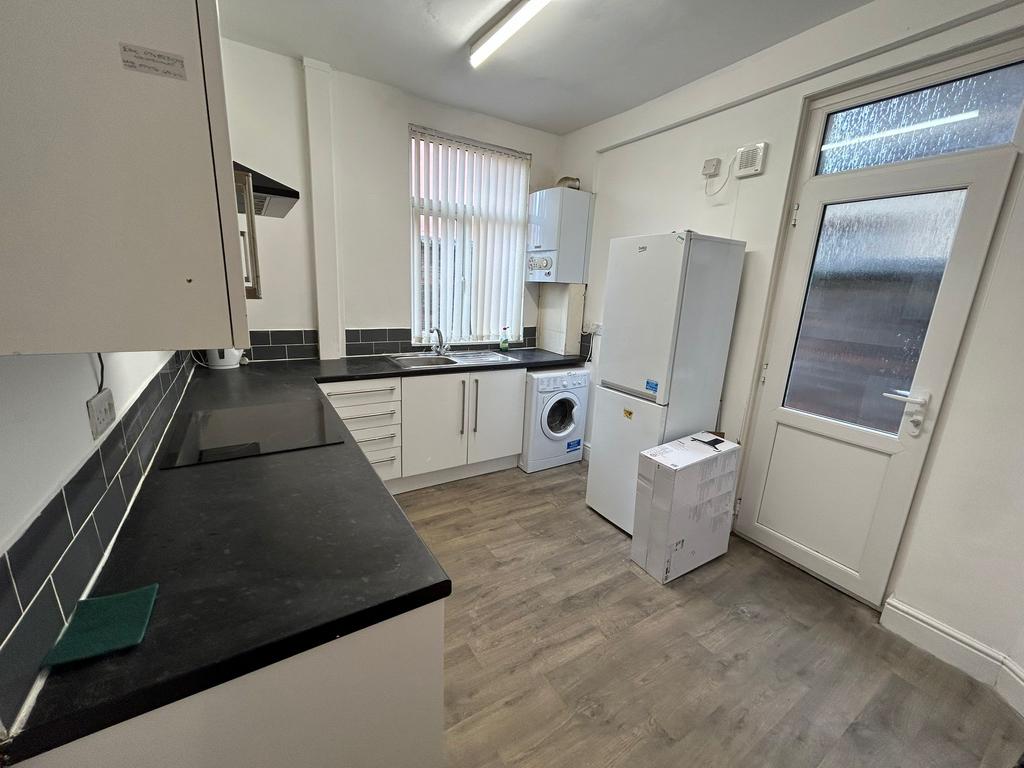 House in Salford - View 5